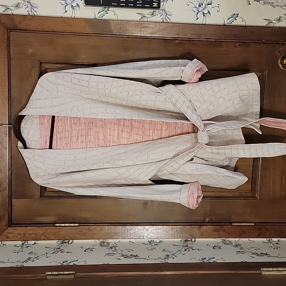 Nike NWT Women's Reversible Yoga Therma-Fit Jacket Tan and Pink Size 3X Plus